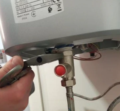 Bojler sija ali ne greje vodu